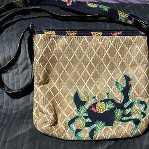 Vera Bradley Toucan Party Straw Woven Crossbody Bag Blue Crab Applique